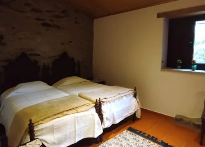 بيت للعطل - Casa Da Ribeira Serapicos